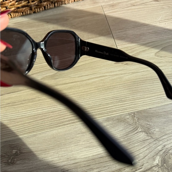 Massimo Dutti Classic Black Sunglasses - Picture 4 of 5
